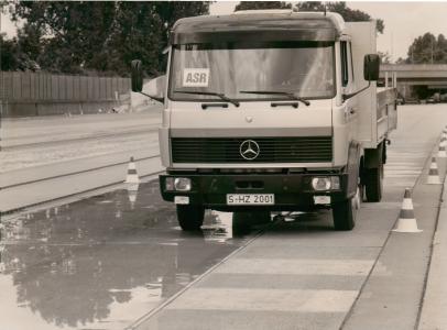 Mercedes-Benz lastvogn Electronics