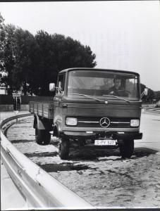 Mercedes-Benz lastvogn LP 808