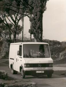 Mercedes-Benz 409 D