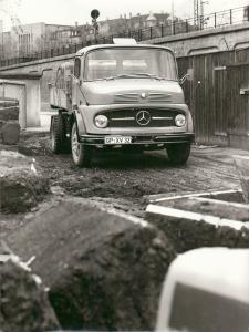 Mercedes-Benz lastvogn L 328 / L 911