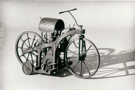 Daimler motorcykel 1885