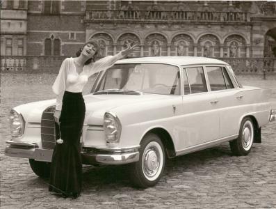 Mercedes-Benz W111 220Sb