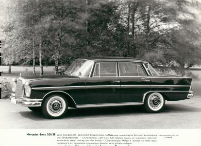 Mercedes-Benz W112 300 SE