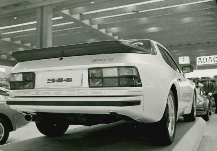 Porsche 944
